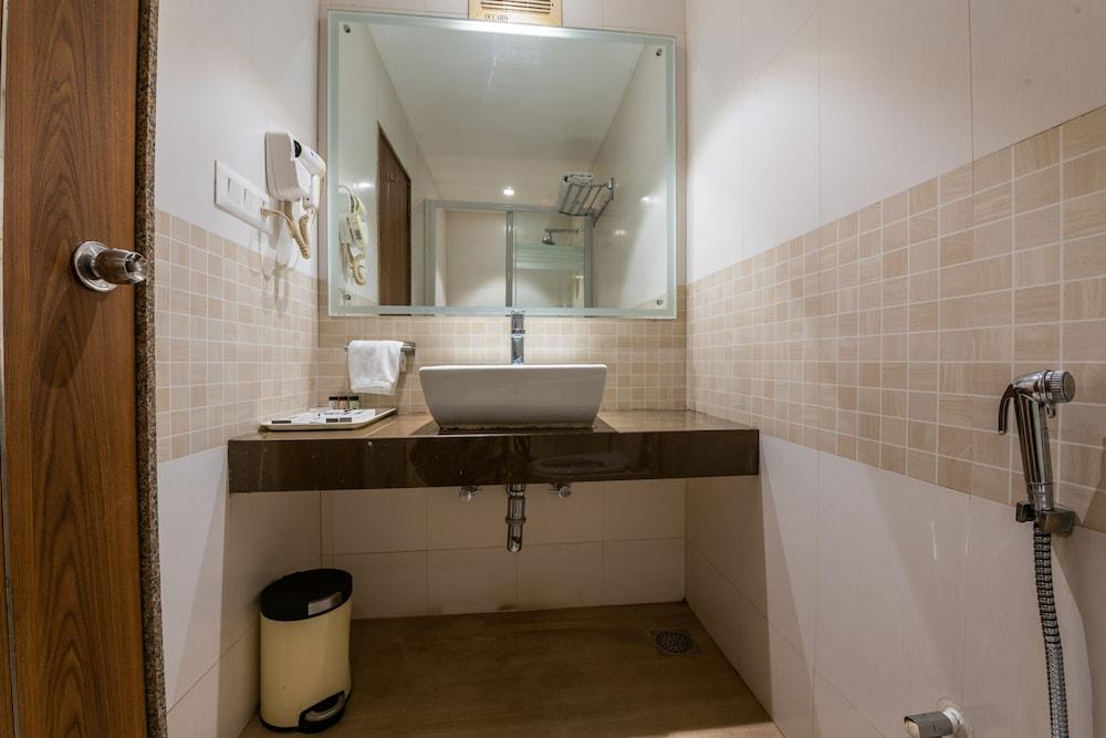 Treebo Trend Surya Nashik Hotel Екстериор снимка