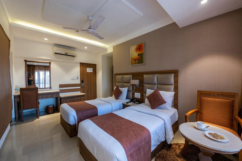 Treebo Trend Surya Nashik Hotel Екстериор снимка