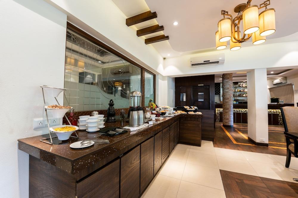 Treebo Trend Surya Nashik Hotel Екстериор снимка