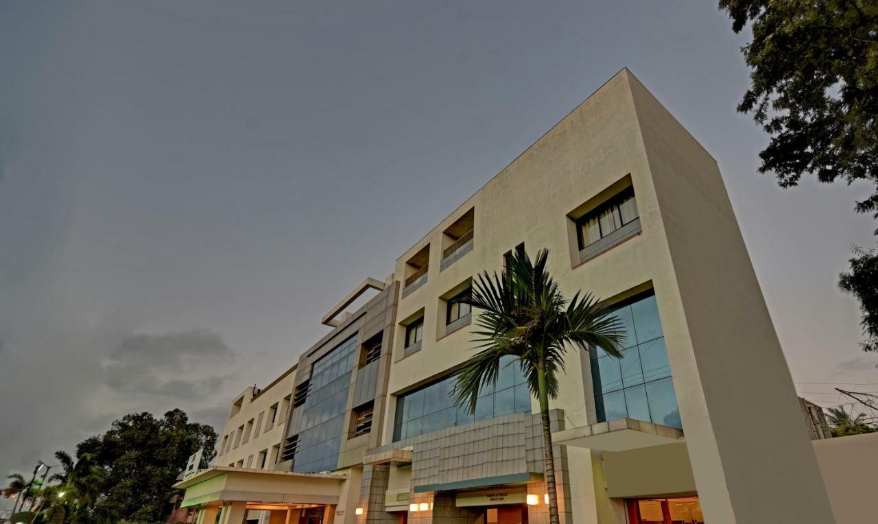 Treebo Trend Surya Nashik Hotel Екстериор снимка