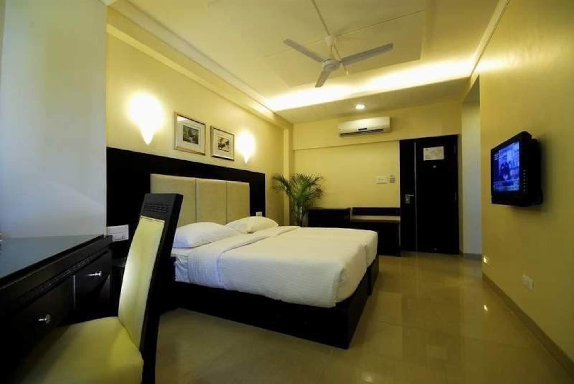 Treebo Trend Surya Nashik Hotel Екстериор снимка