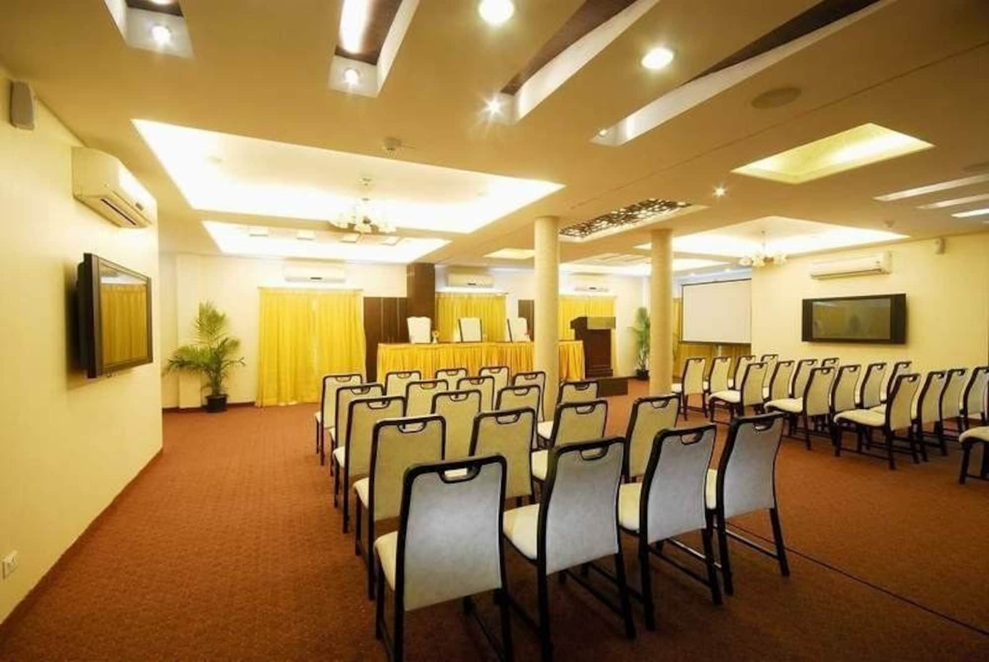 Treebo Trend Surya Nashik Hotel Екстериор снимка